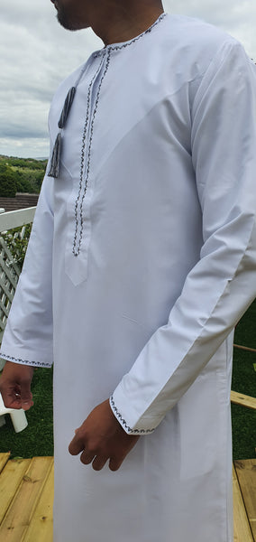 Al Qamees - White Knight