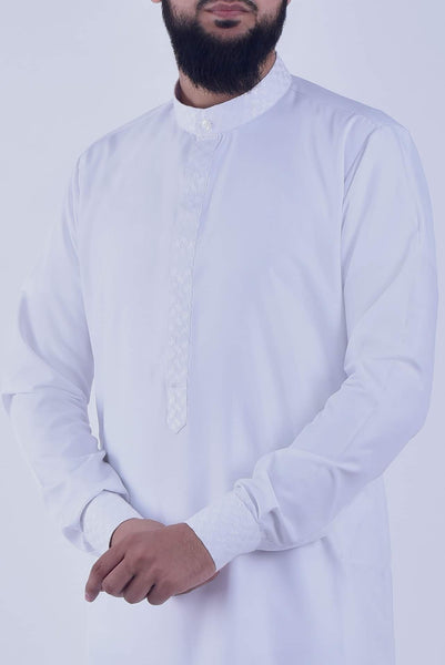 Al Qamees - Leader